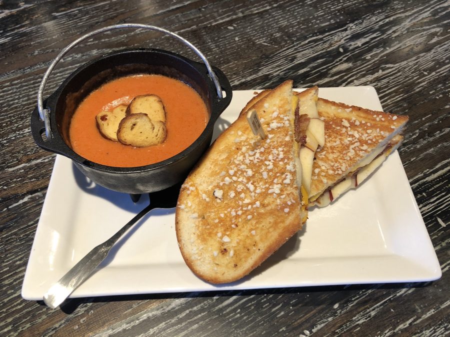 Grilled Cheese at Bricktown Brewery - photo by Dennis Spielman